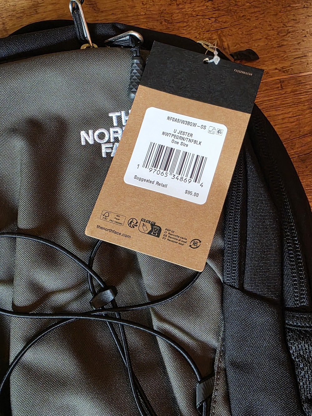 The North Face U Jester Everyday Backpack - PEGRN/BLK - Picture 2 of 11